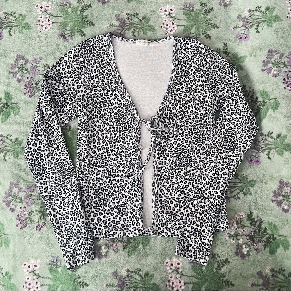 Brandy Melville John Galt Greta Leopard Print Front Tie Cardigan 🐆💙